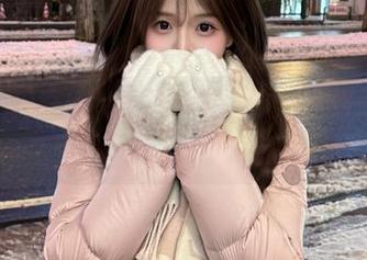 在51cg视频里，瓜从未如此真实！目睹吃瓜的奇幻旅程！