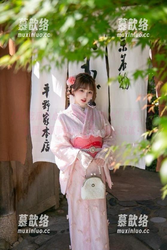 “51吃瓜中心”导航，带你探索瓜事的深水区，快来试试！