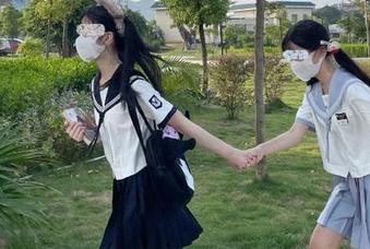 今天的瓜是不是特别瓜？在51吃瓜网观看，保你乐开怀。