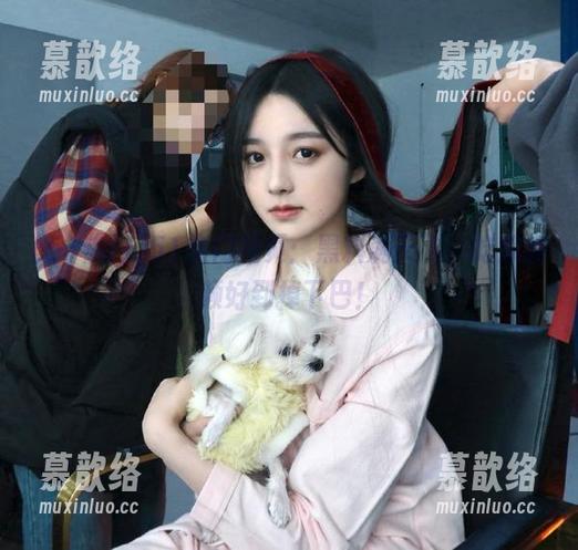 51热门网页：黑料满天飞，吃瓜视频好到掉下巴！