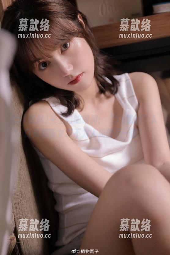 关上门的瞬间：“51黑料”入口竟藏着女友不为人知的另一面！