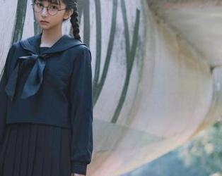 打开“heiliao.su”网址，感受一波神奇的吃瓜快感和小幽默