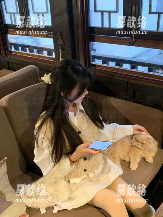 奇葩见证，同框热门——吃瓜大本营首页正在直播奇葩日常！