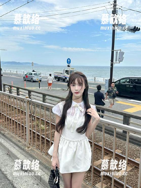 吃瓜网站 吃瓜网站的荒谬链接,黑料的滋味就像酸甜的糖!