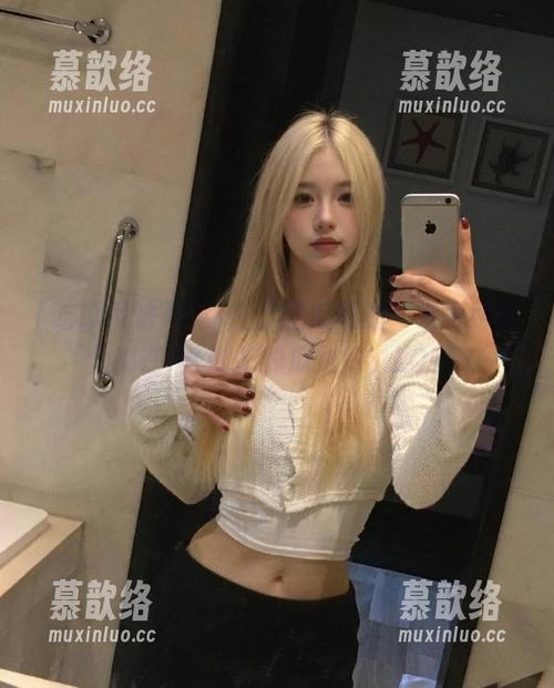 当你在“吃瓜网站”发现网红们都在PK谁吃的瓜更好，LOL！
