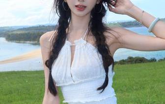 打开“吃瓜论坛”，登录一下，瓜味瞬间打满分！