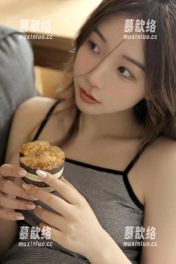 在线观看“吃瓜黑料”，不仅仅是消遣，更像是窥探生活的隐秘角落。
