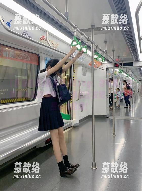 吾爱吃瓜 吾爱吃瓜51cg:老司机!在这条大瓜的线路上,我们出发吧,友情提醒小心路滑!