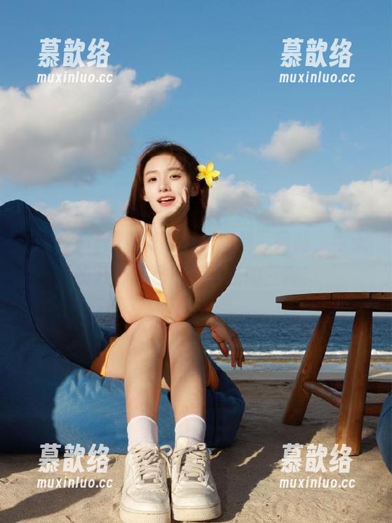 看了“国产黑料”网站，今天的八卦真是刷新了我的三观！