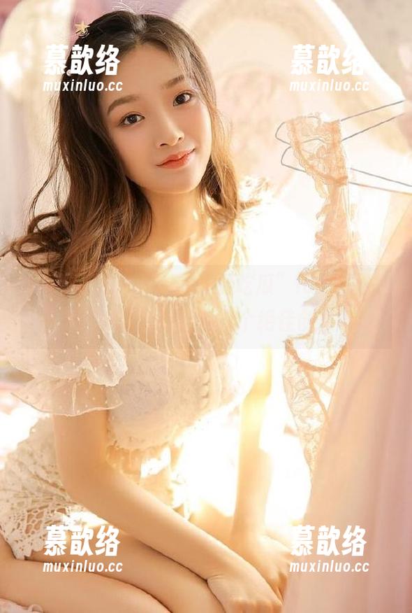 在“51我要吃瓜”ios版里，竟然能边吃边扒，真是个绝佳创意呢！