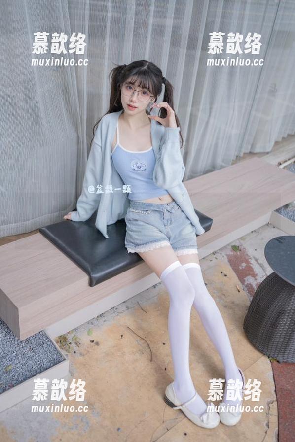 下载趴哥黑料，体验八卦是如何颠覆你的世界观！