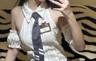 唉，一边用黑哥冲料app，一边想着小小鱼，真是幸福又糟糕。