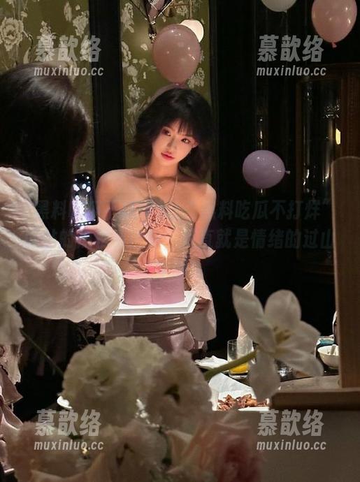从“黑料吃瓜不打烊”网站的热榜看世界，简直就是情绪的过山车呢！