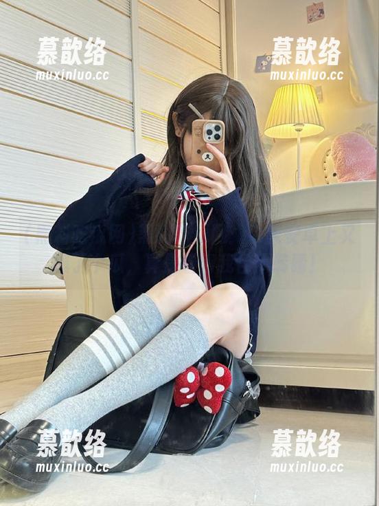 黑料吃瓜网：今天安卓上又爆了个瓜，真是看得我目不转睛！