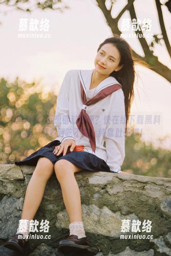 不想错过热评？快在线下载黑料社，瓜多到吃不完，纯靠肚子撑！