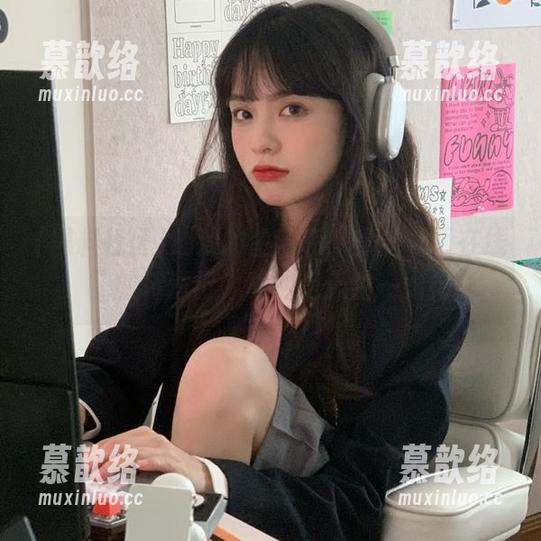 崩溃的生活和“黑料社区在线”的传送门，真的是天生一对！
