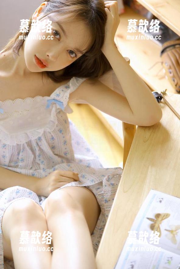到底是谁在黑料网的首页不打烊？夜深人静，还能这么火！