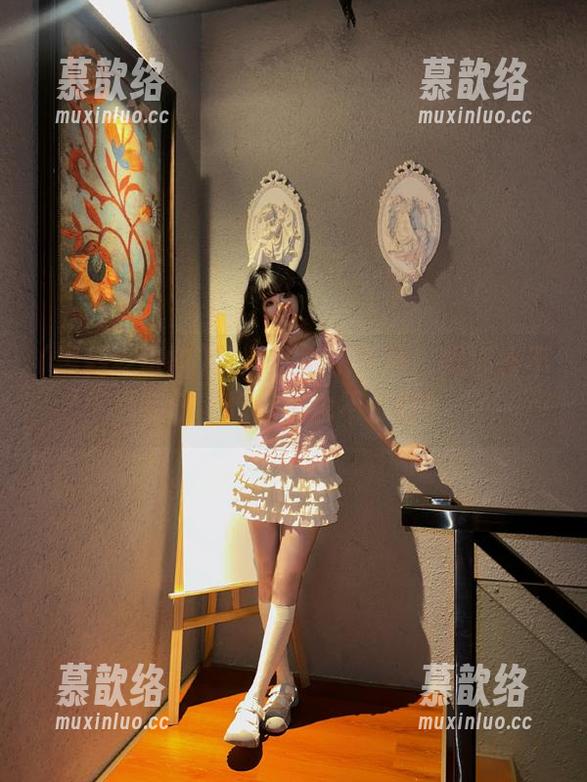黑料老司机官网：黑得毫不客气，吃瓜子也不关灯！